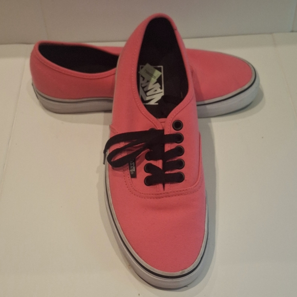 NWOT Vans Vibrant Neon Pink Canvas Sneakers Size 8.5 - Picture 1 of 9
